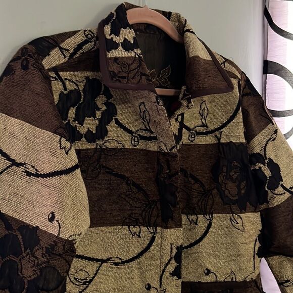 Women’s large reversible, brocade floral jacket - Picture 12 of 15